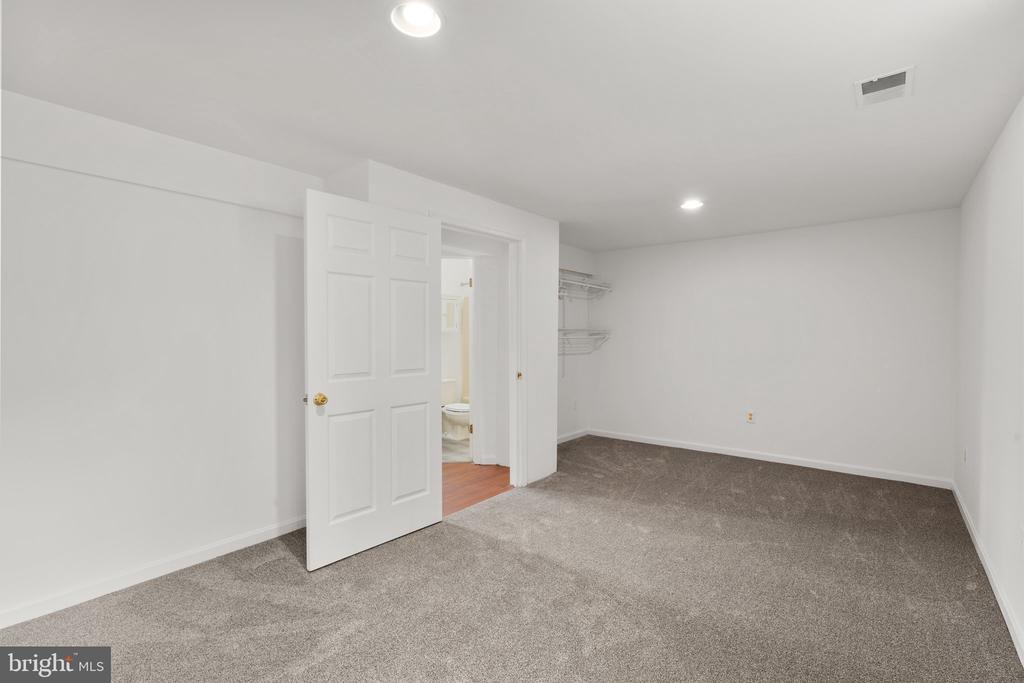 2142 Cedar Barn Way