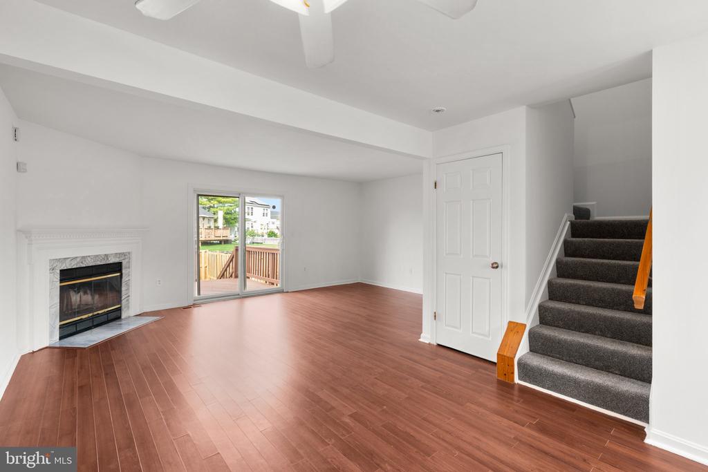 2142 Cedar Barn Way
