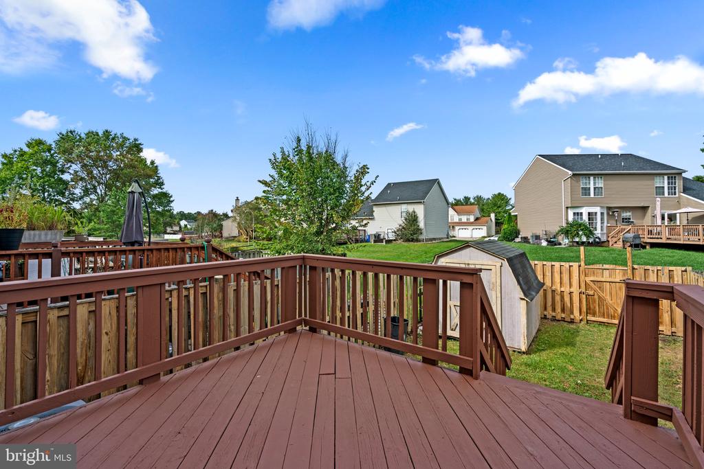 2142 Cedar Barn Way