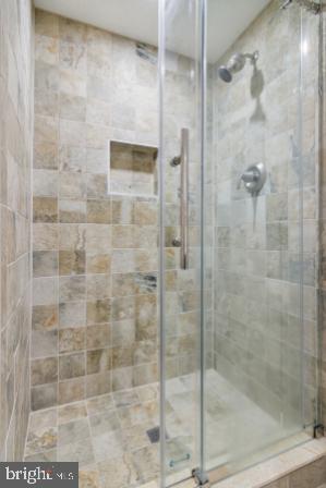 7678 GLADSTONE RD #1-7678