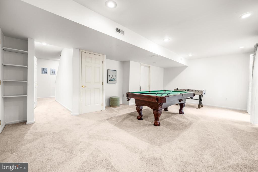 11901 Woodmews Cir