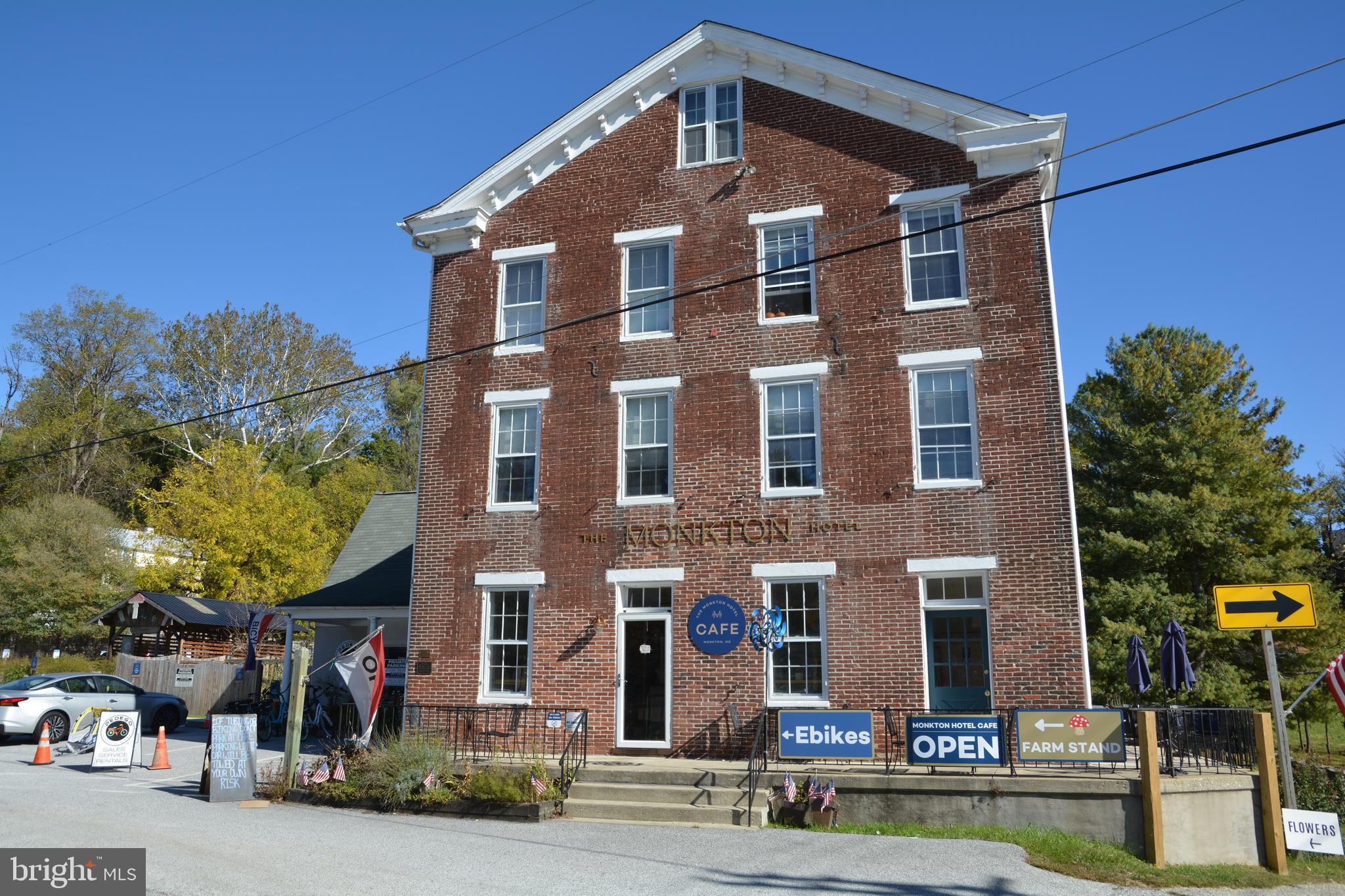 16905 DAISY DELL COURT