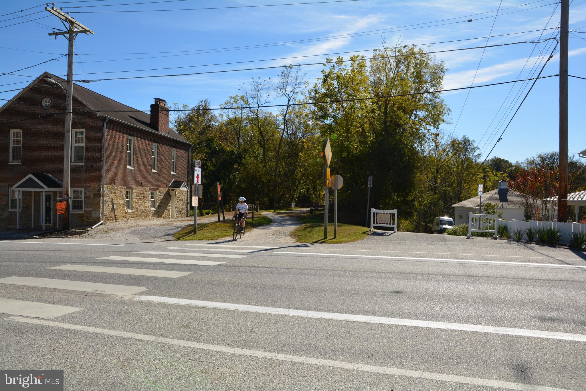 16905 DAISY DELL COURT