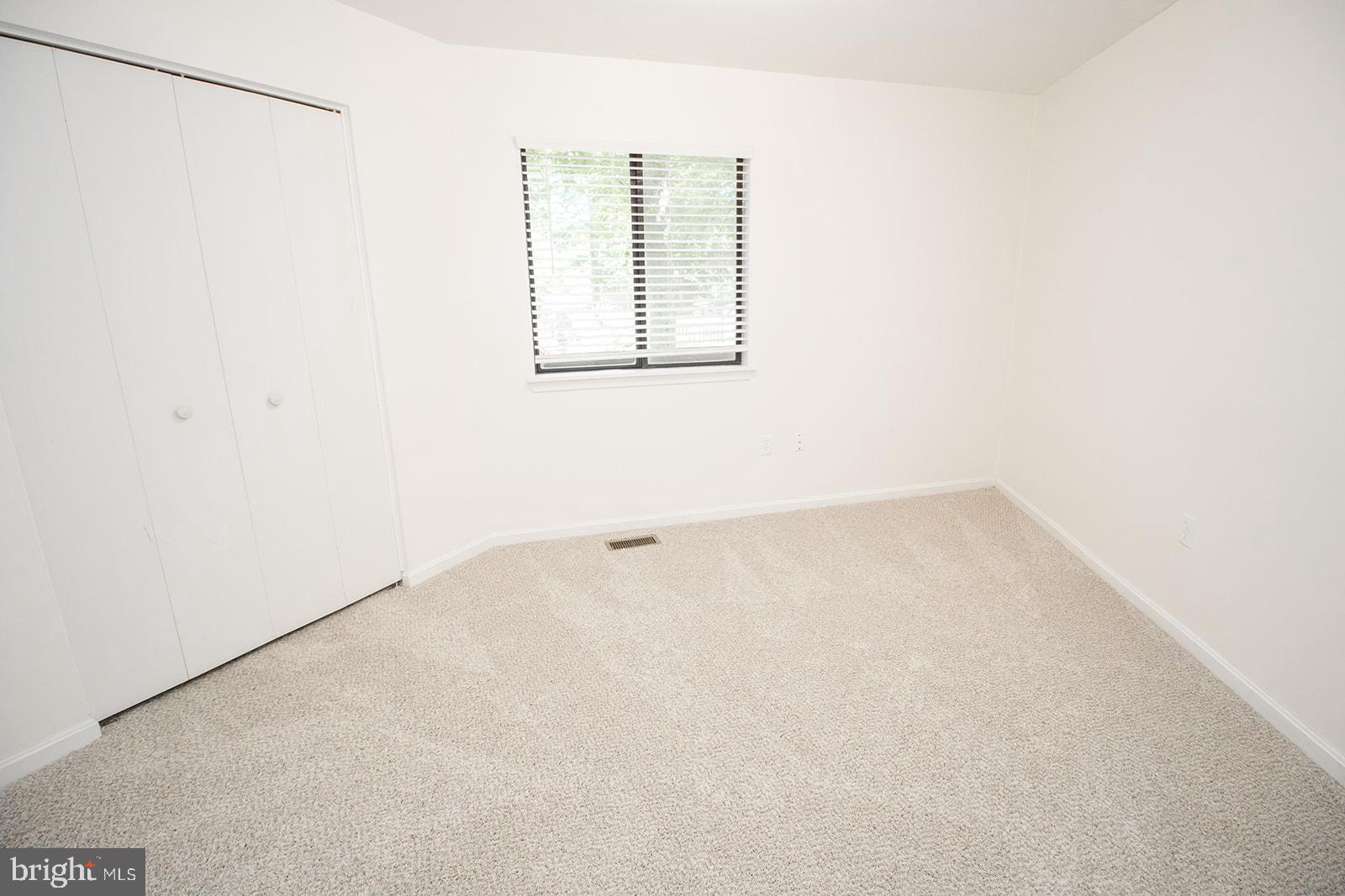 11513 RUNNING FOX CIRCLE