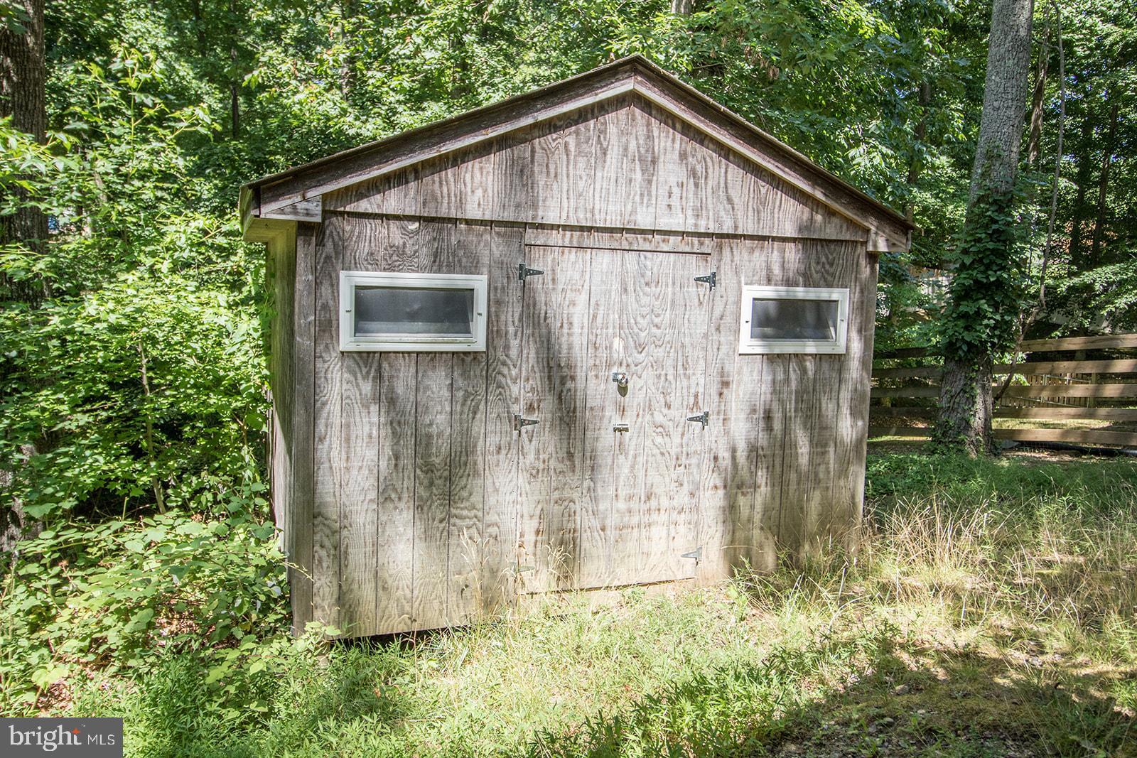 11513 RUNNING FOX CIRCLE