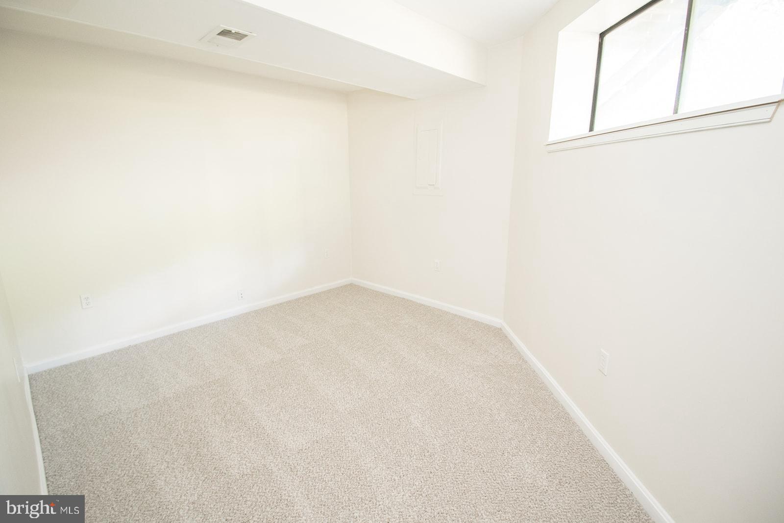 11513 RUNNING FOX CIRCLE