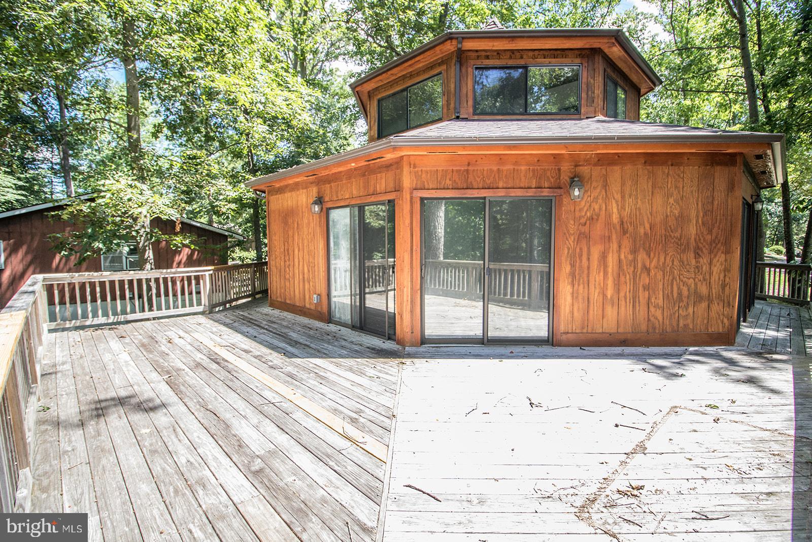 11513 RUNNING FOX CIRCLE