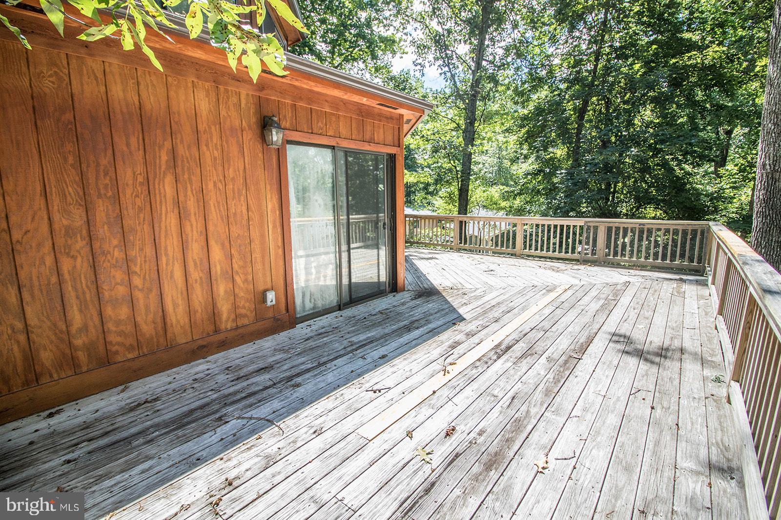 11513 RUNNING FOX CIRCLE
