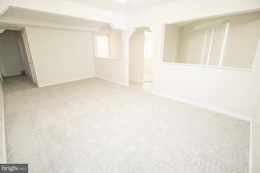 11513 RUNNING FOX CIRCLE