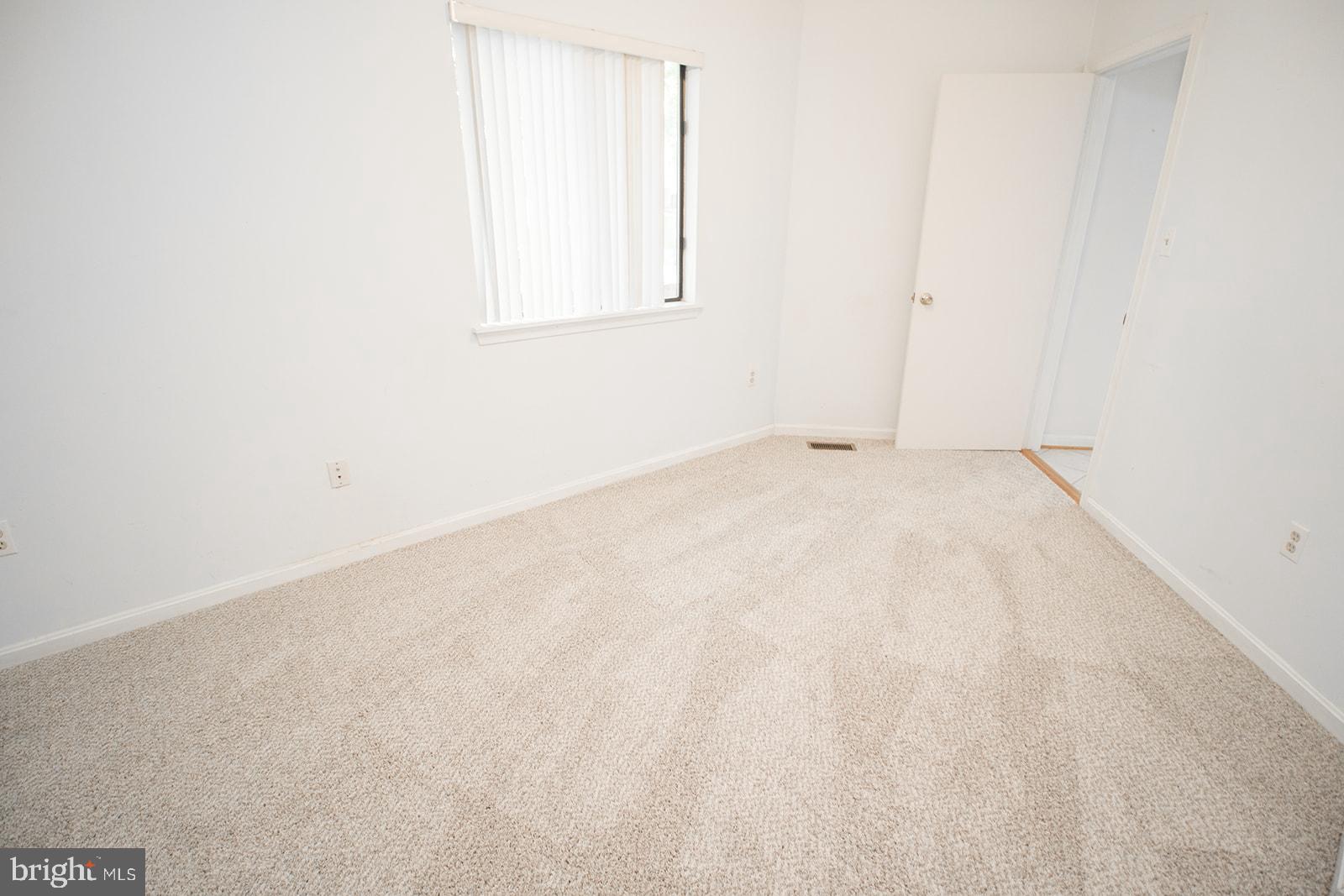 11513 RUNNING FOX CIRCLE