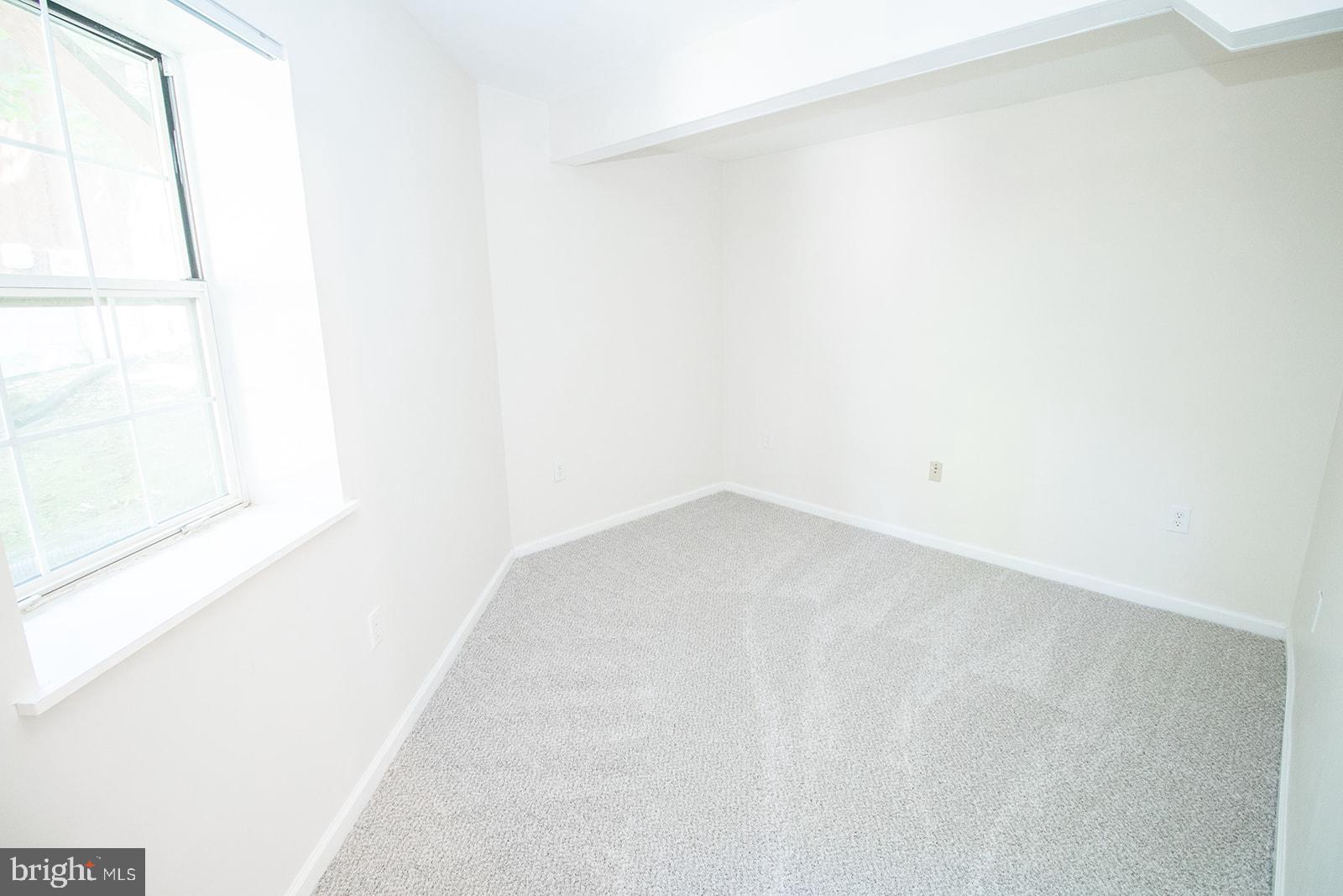 11513 RUNNING FOX CIRCLE