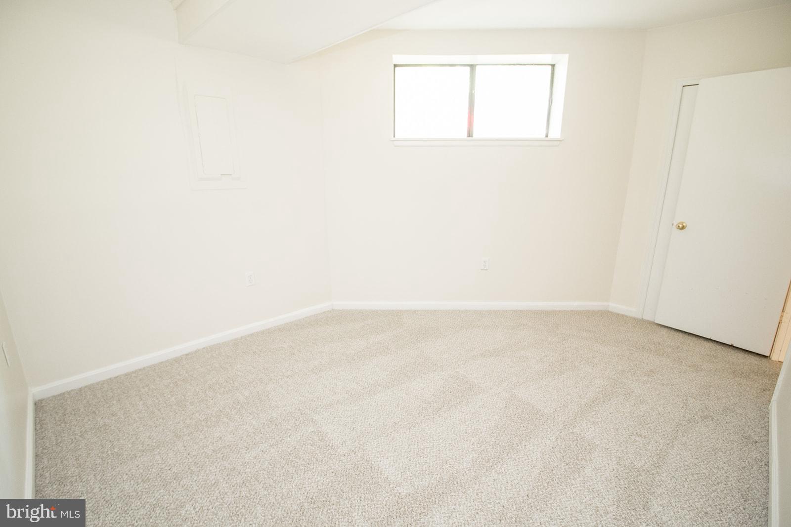 11513 RUNNING FOX CIRCLE