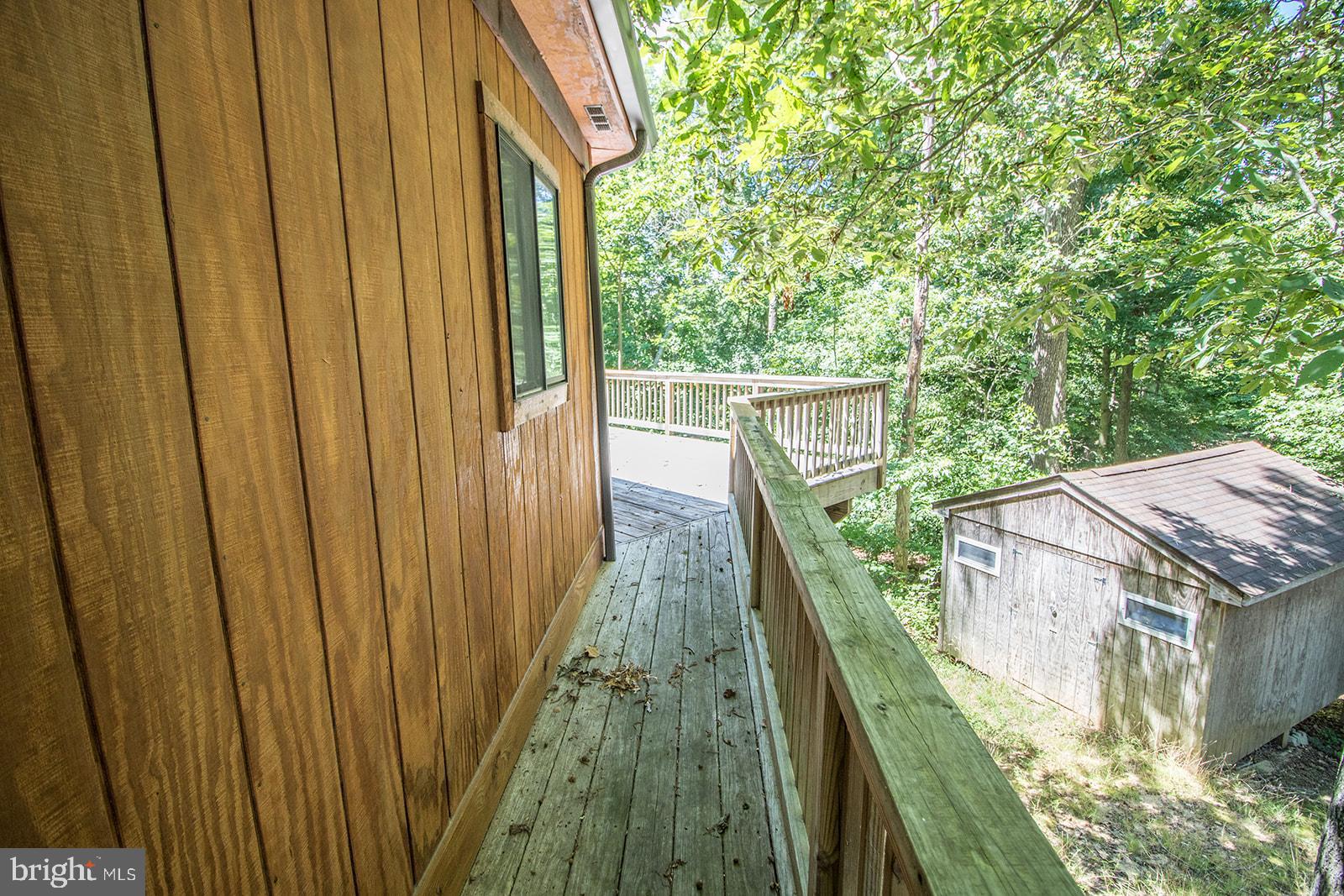 11513 RUNNING FOX CIRCLE
