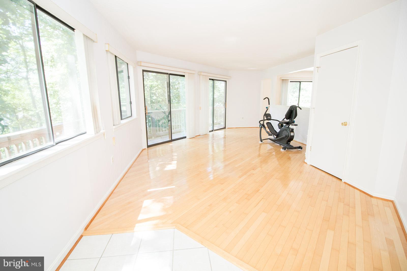 11513 RUNNING FOX CIRCLE