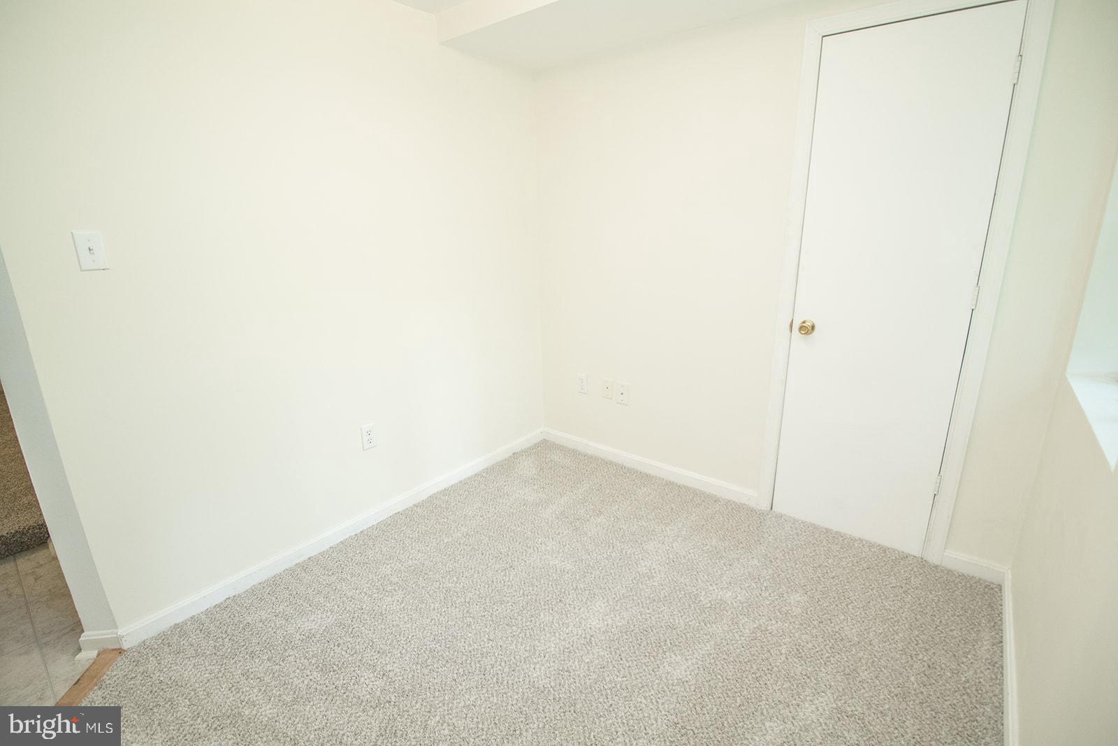 11513 RUNNING FOX CIRCLE