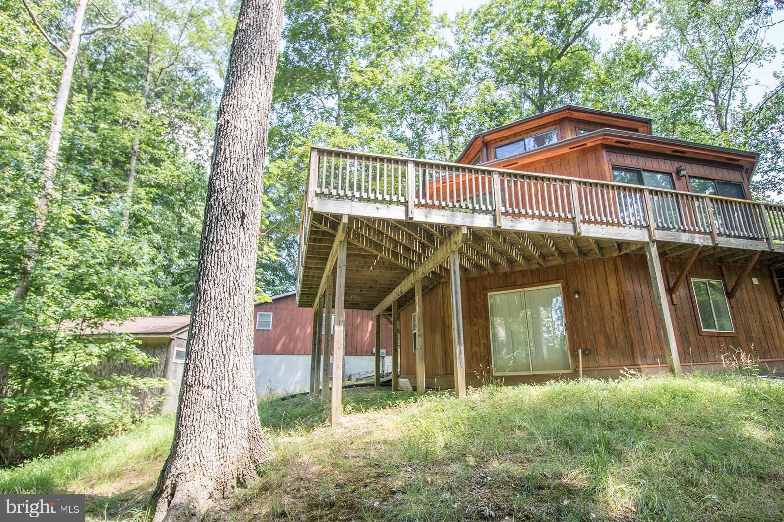 11513 RUNNING FOX CIRCLE