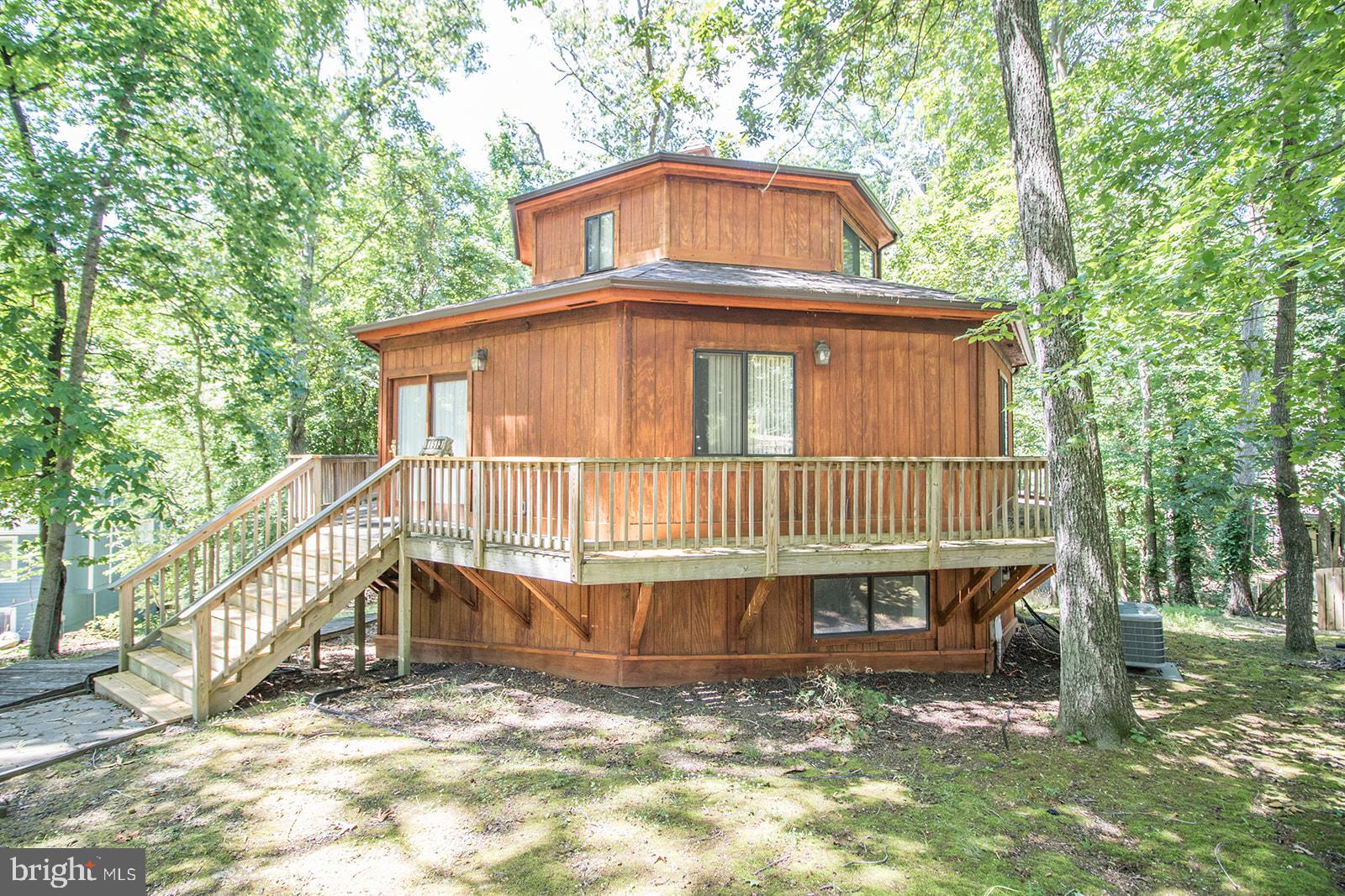 11513 RUNNING FOX CIRCLE