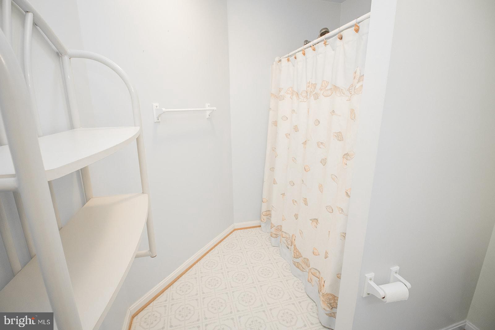 11513 RUNNING FOX CIRCLE