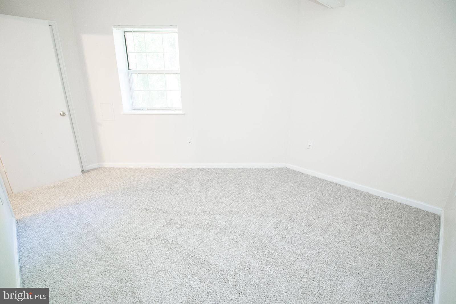 11513 RUNNING FOX CIRCLE