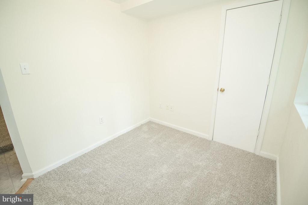11513 RUNNING FOX CIRCLE