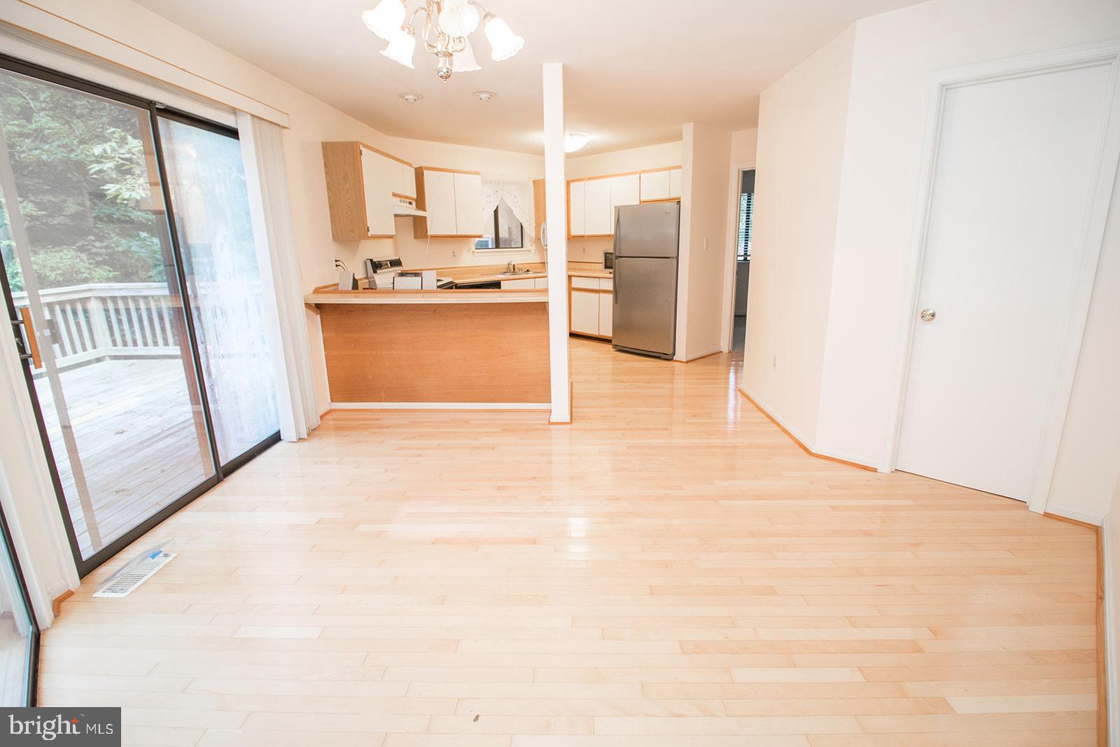 11513 RUNNING FOX CIRCLE