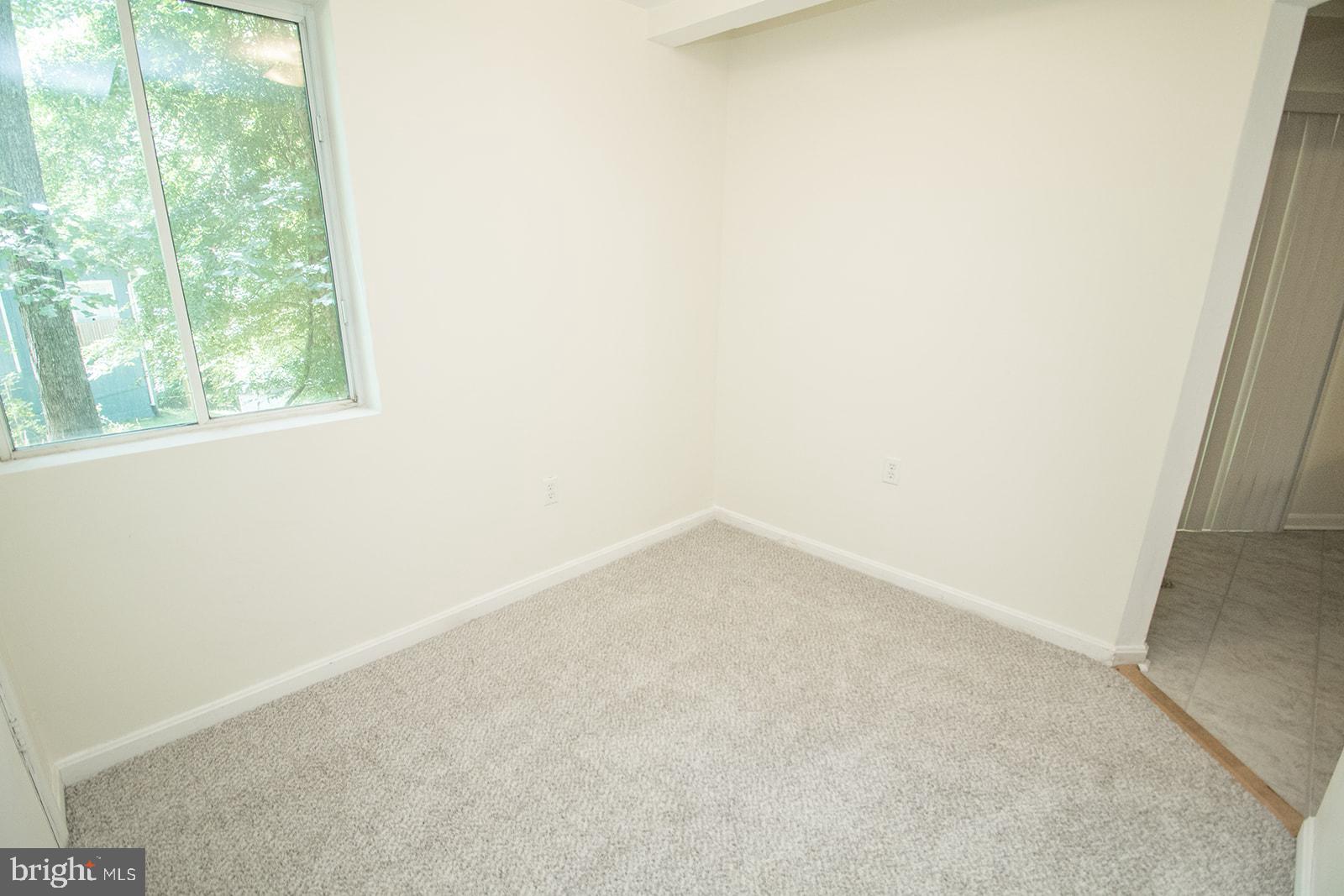 11513 RUNNING FOX CIRCLE