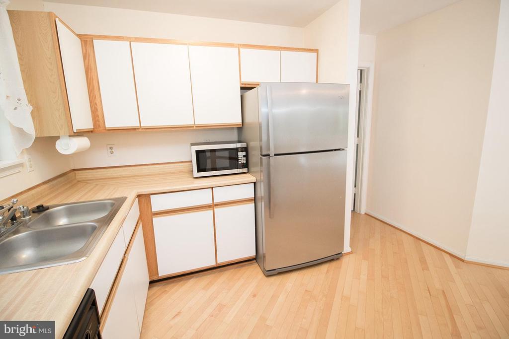 11513 RUNNING FOX CIRCLE