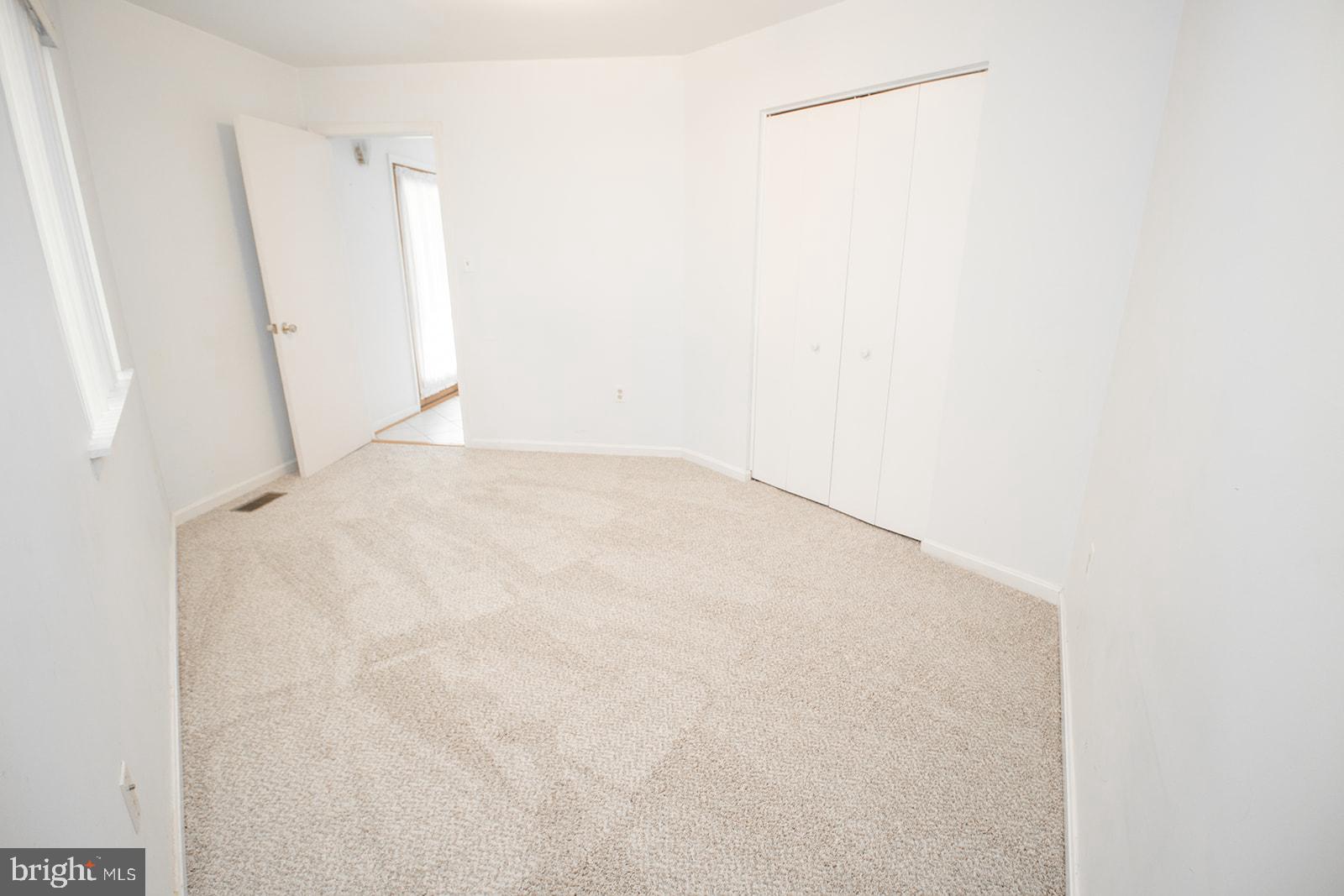 11513 RUNNING FOX CIRCLE