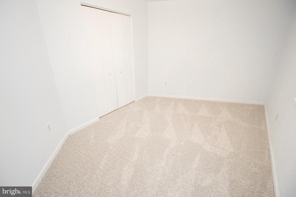 11513 RUNNING FOX CIRCLE