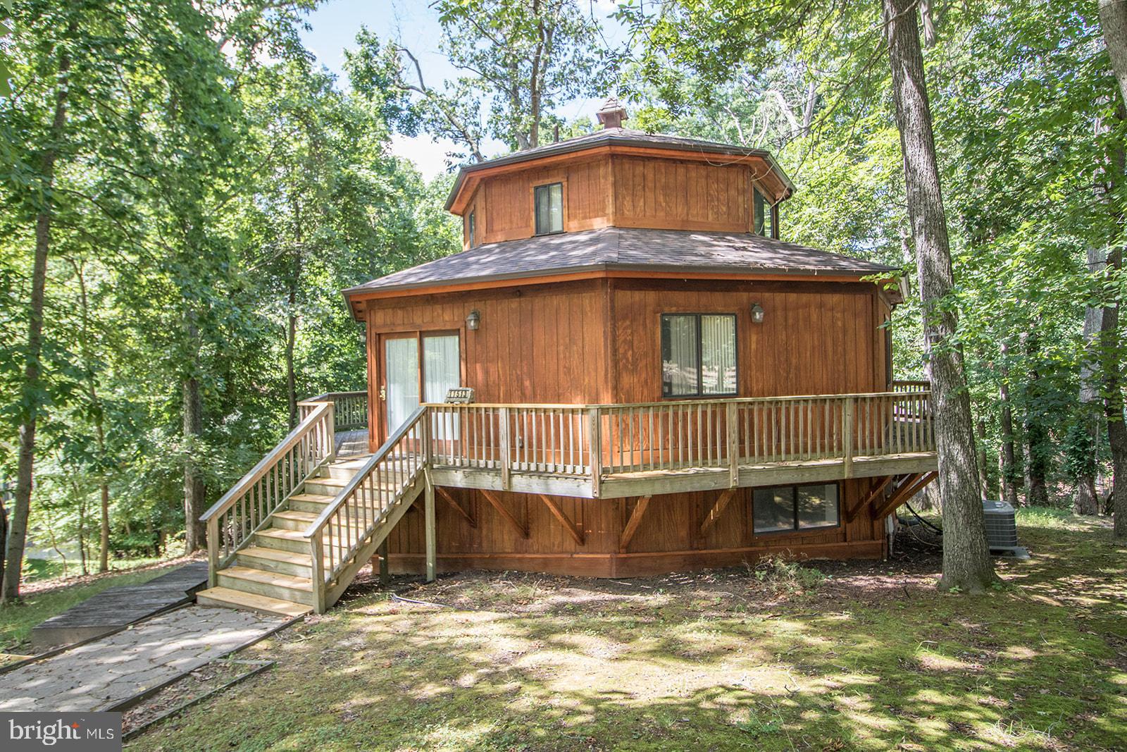 11513 RUNNING FOX CIRCLE