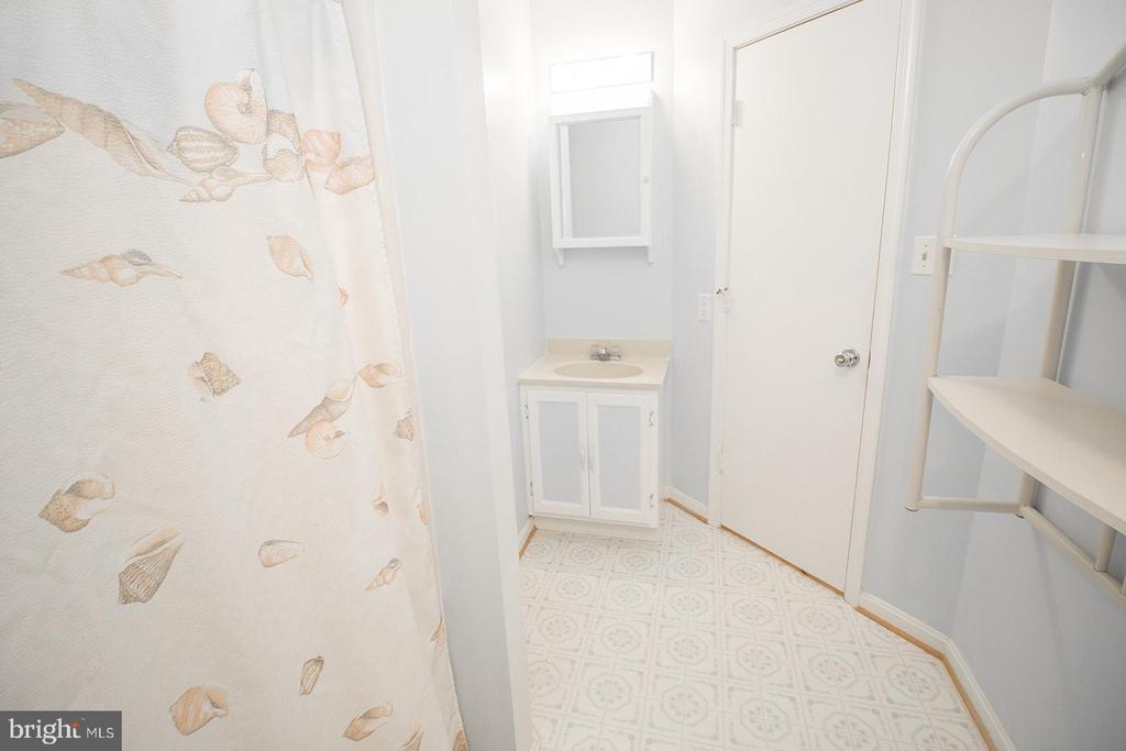 11513 RUNNING FOX CIRCLE