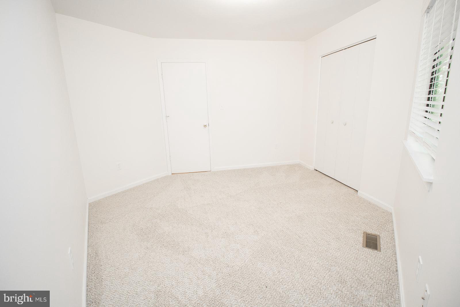 11513 RUNNING FOX CIRCLE