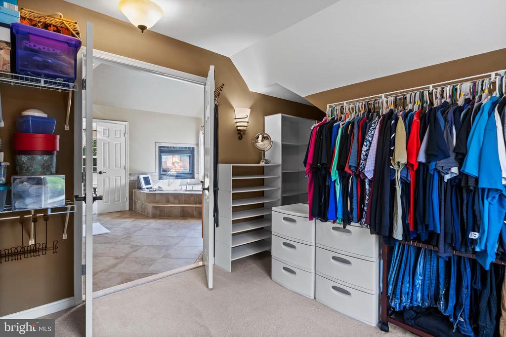 12525 PERRYWOOD LANE