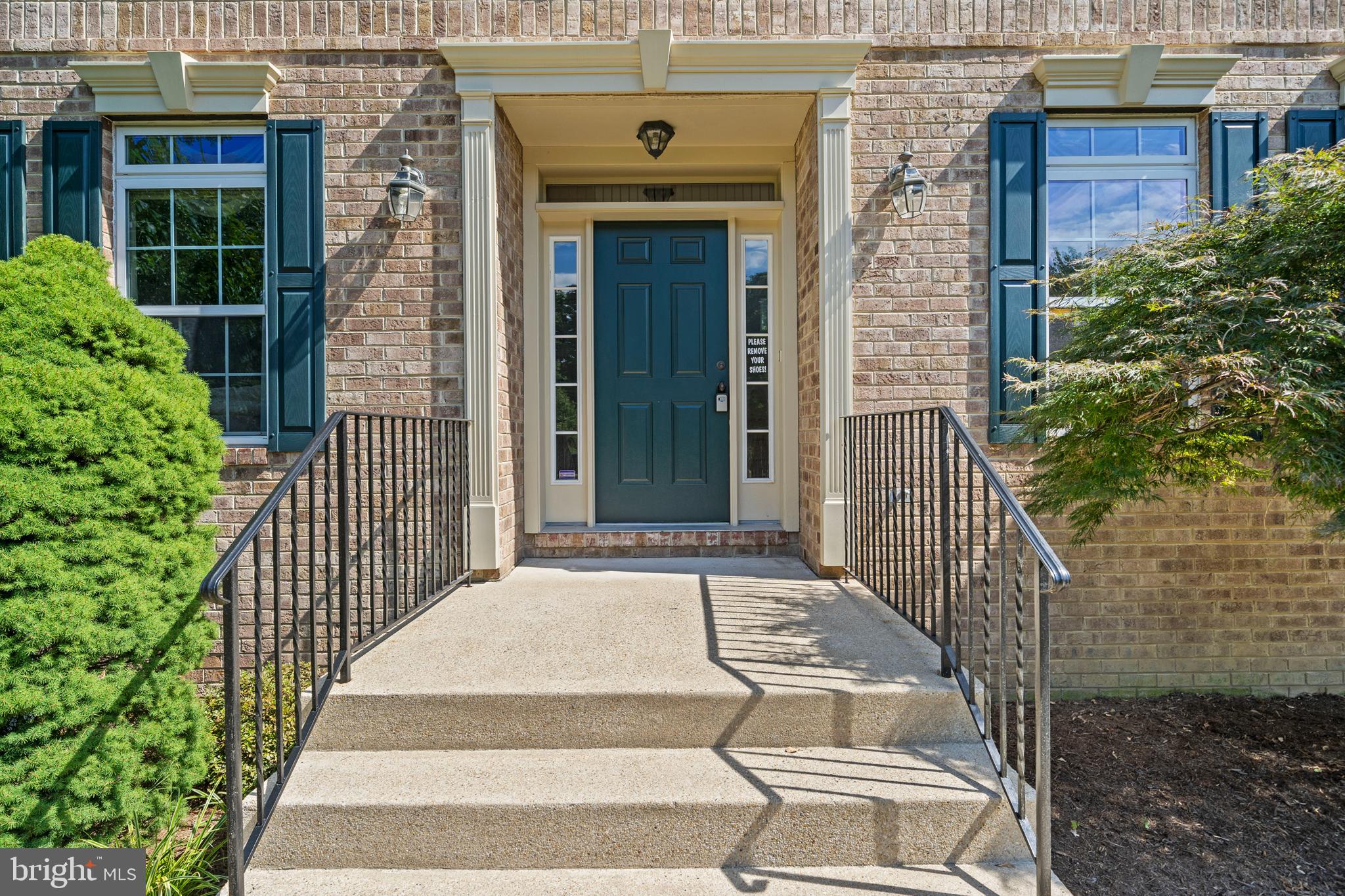 12525 PERRYWOOD LANE