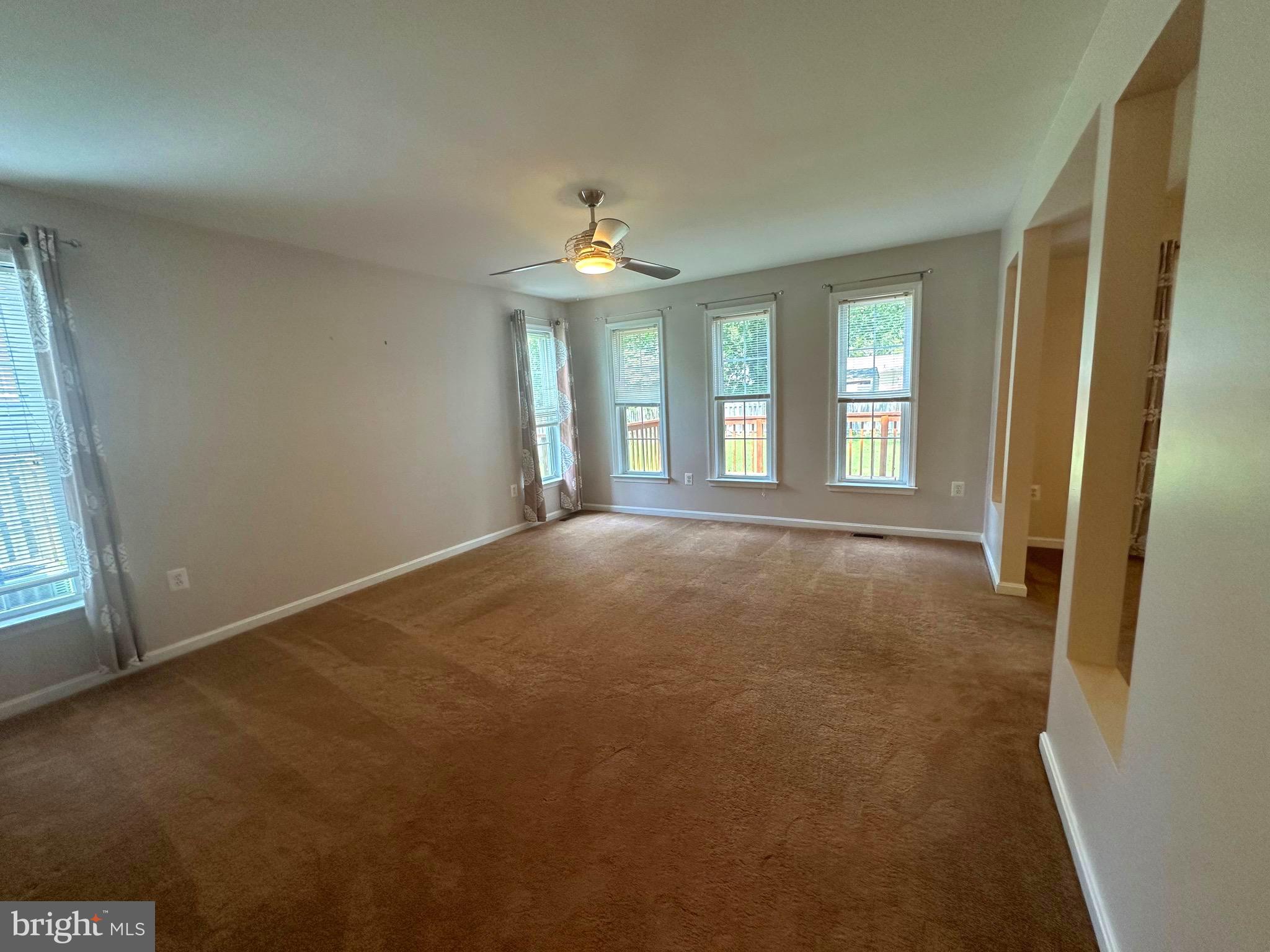 444 LAKE DRIVE