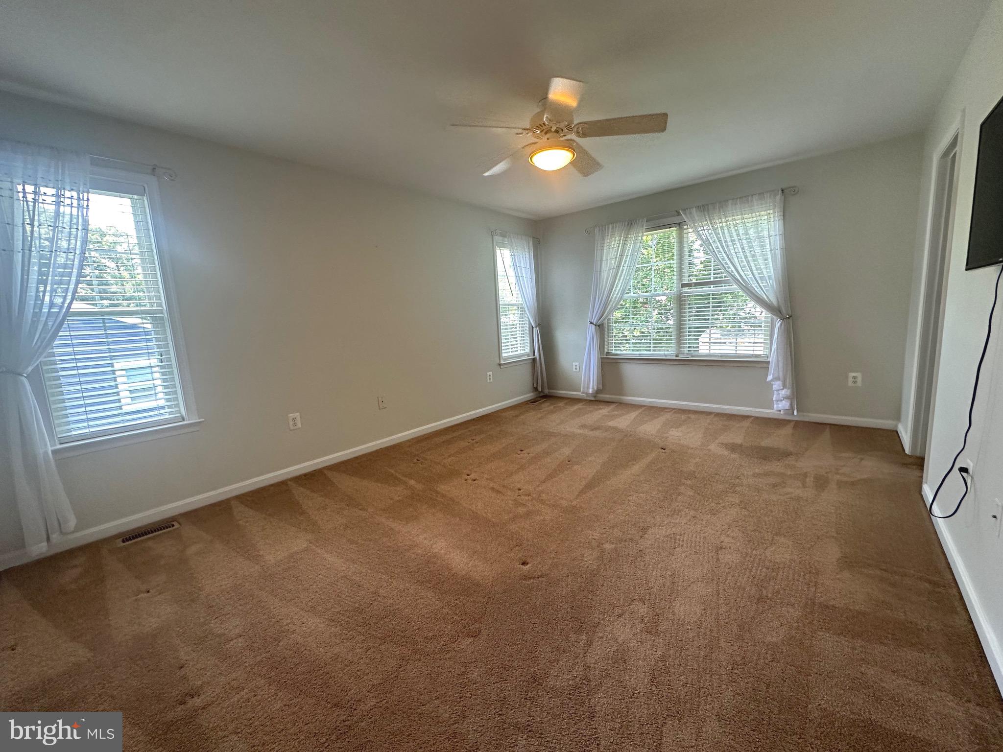 444 LAKE DRIVE