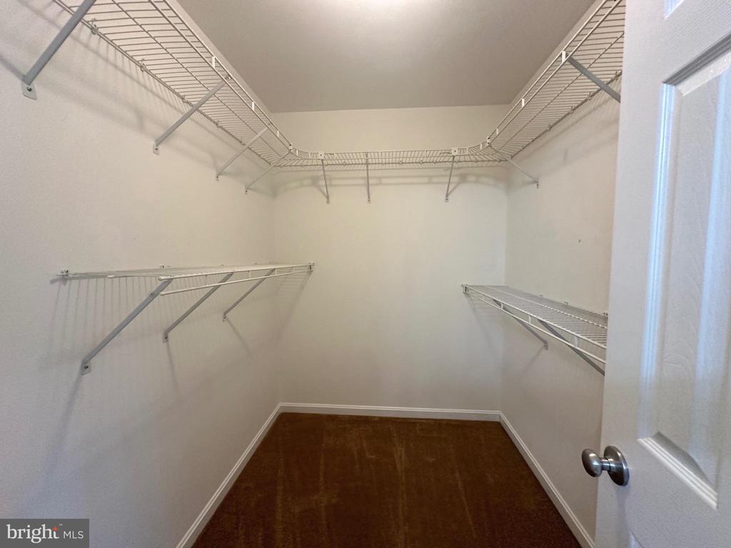 444 LAKE DRIVE