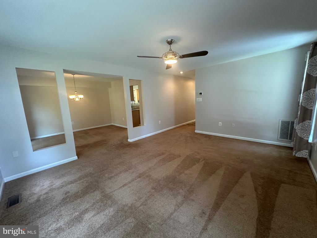 444 LAKE DRIVE