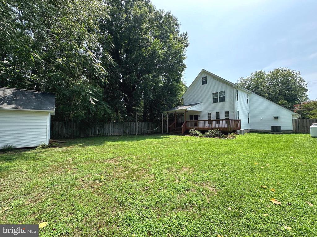 444 LAKE DRIVE