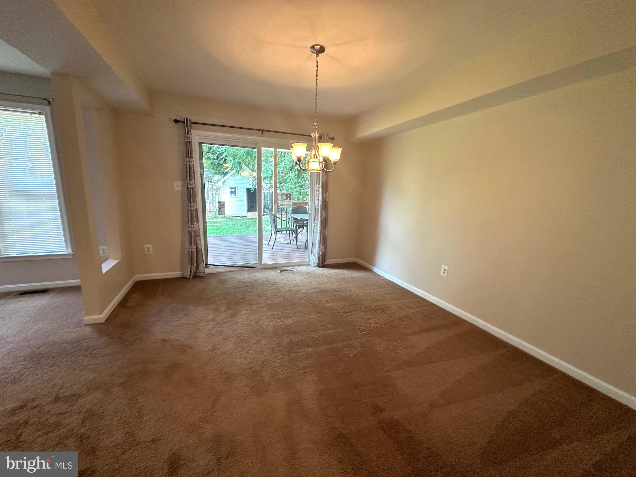 444 LAKE DRIVE