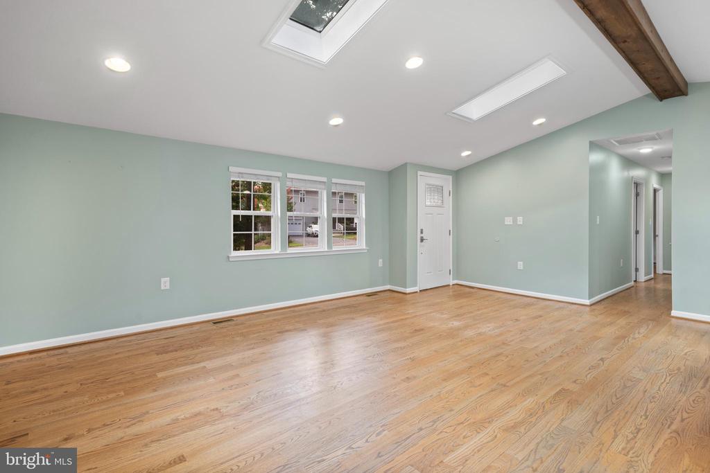12820 LAKE VIEW DRIVE