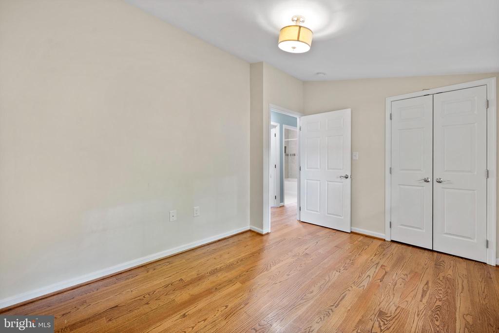 12820 LAKE VIEW DRIVE