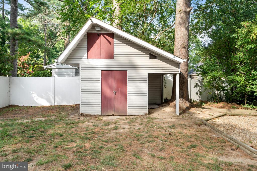12820 LAKE VIEW DRIVE
