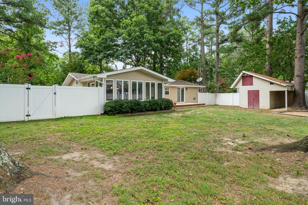 12820 LAKE VIEW DRIVE