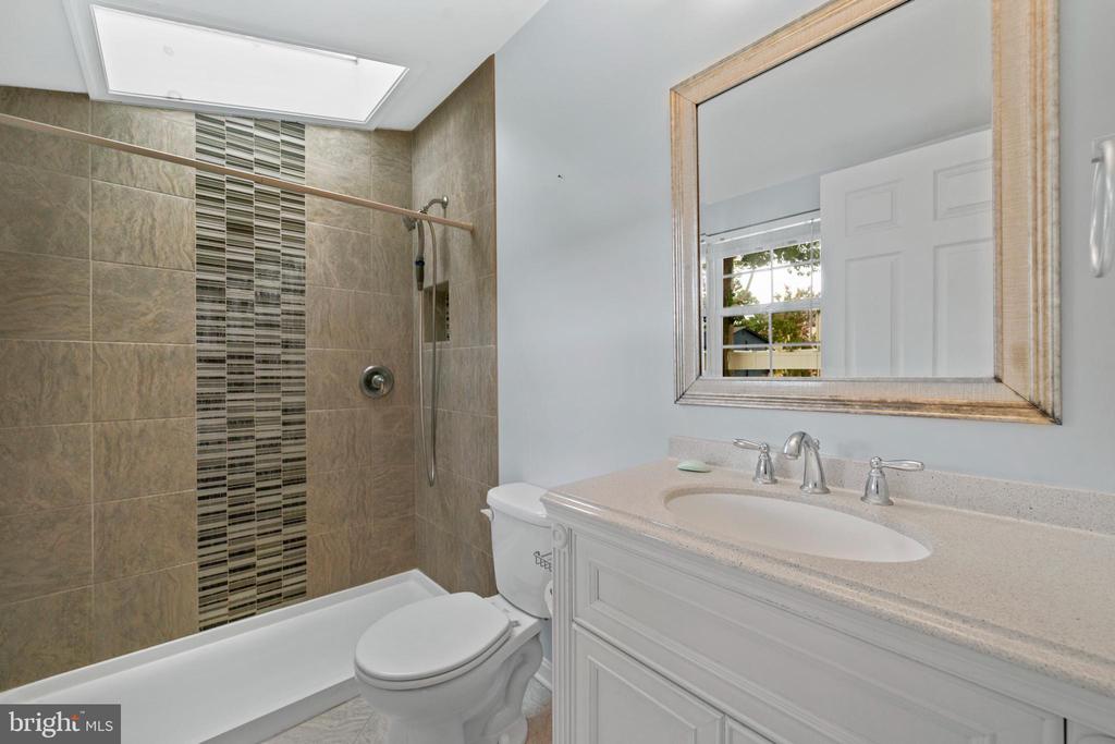 12820 LAKE VIEW DRIVE