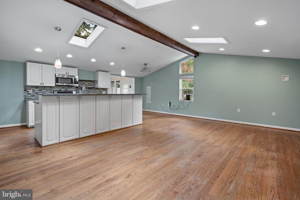 12820 LAKE VIEW DRIVE