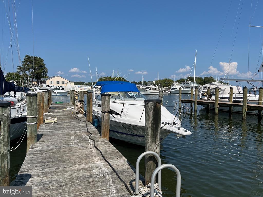 14532 SOLOMONS ISLAND ROAD S