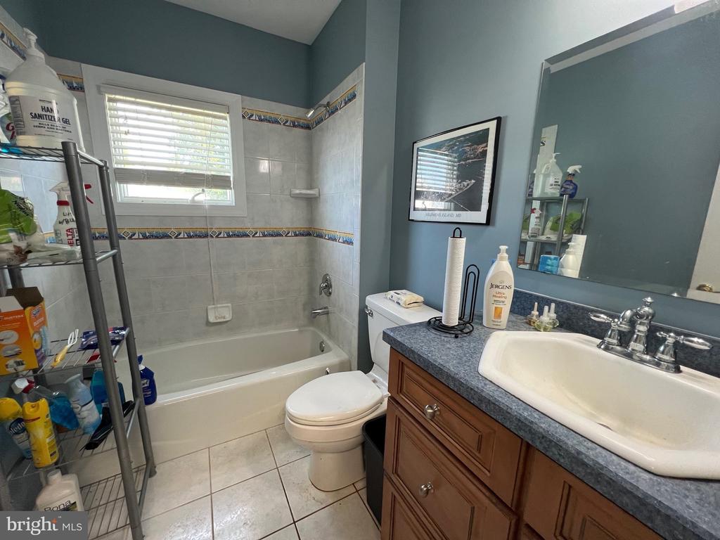 14532 SOLOMONS ISLAND ROAD S