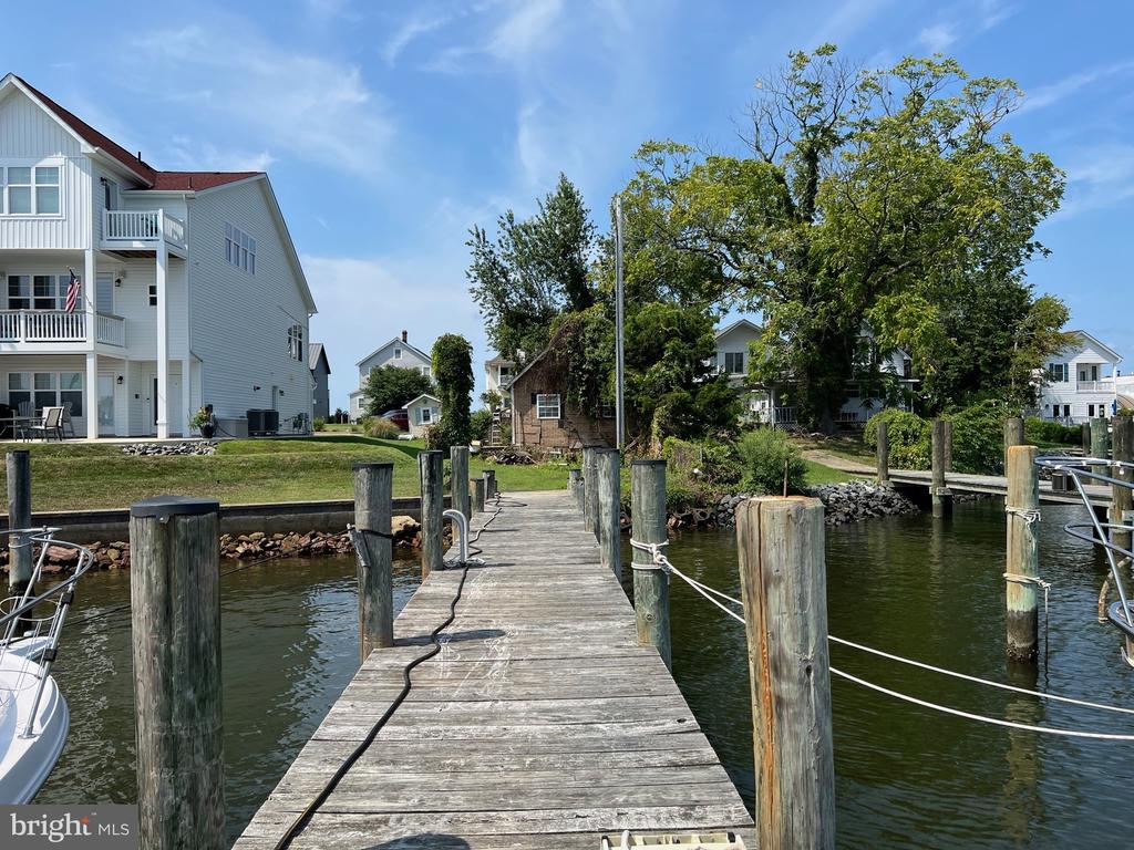 14532 SOLOMONS ISLAND ROAD S