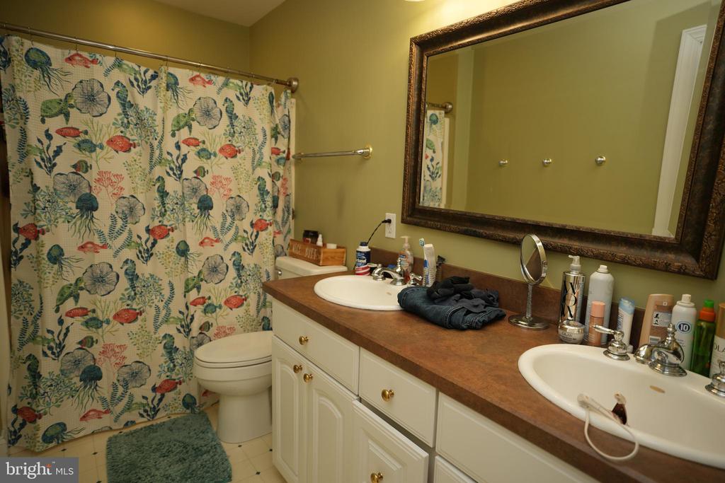 14532 SOLOMONS ISLAND ROAD S
